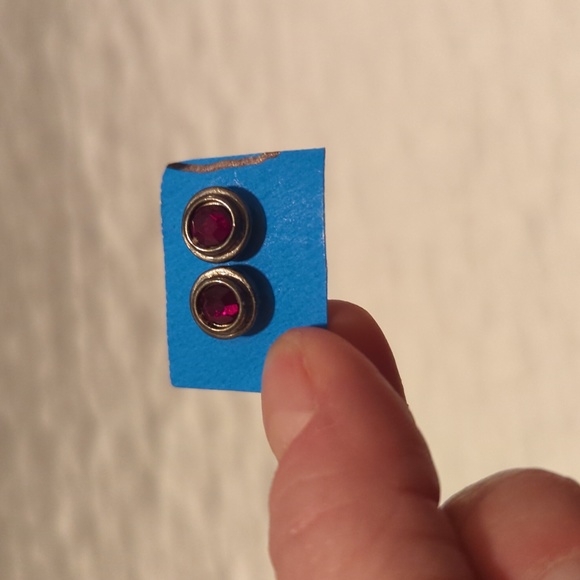 2x pairs of studs - Picture 3 of 3